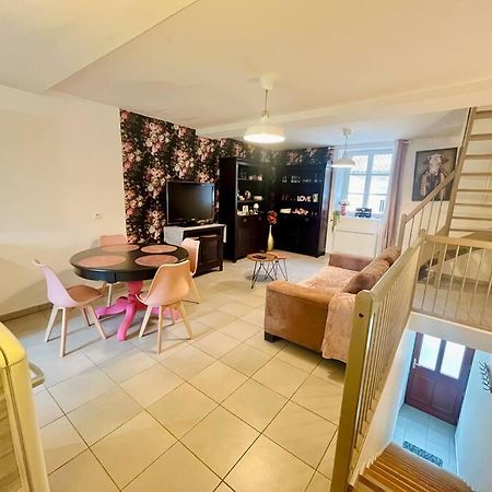 Magnifique Maison De Ville Morestel エクステリア 写真